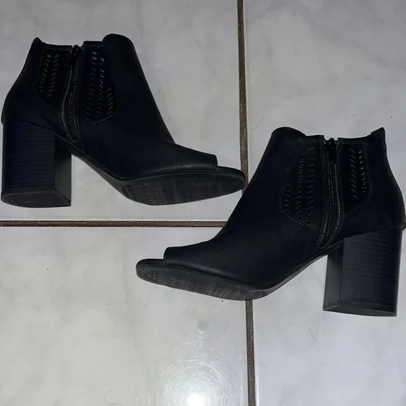 Jellypop Logan Open toe booties - Picture 6 of 9